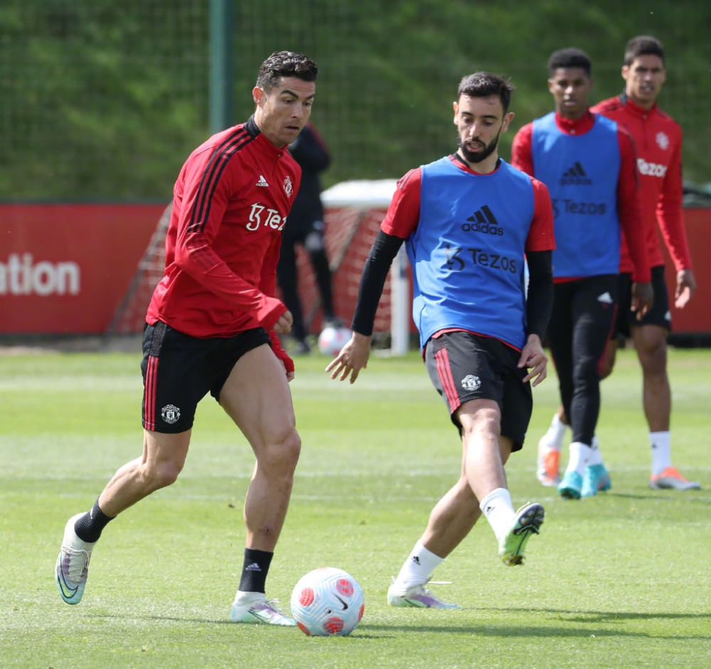 于AC米兰 于AC米兰