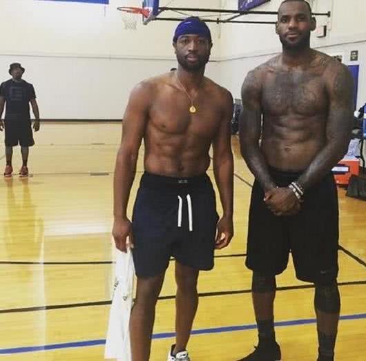 回国效力的 回国效力的