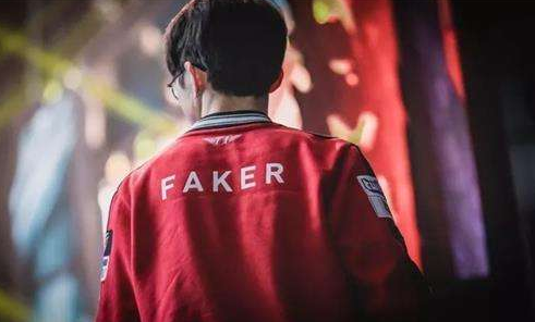 侧翼合围 侧翼合围